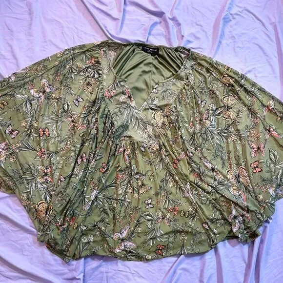 Lane Bryant PLUS SIZE 22/24 green floral butterfly flowy vneck blouse shawl - Picture 3 of 15